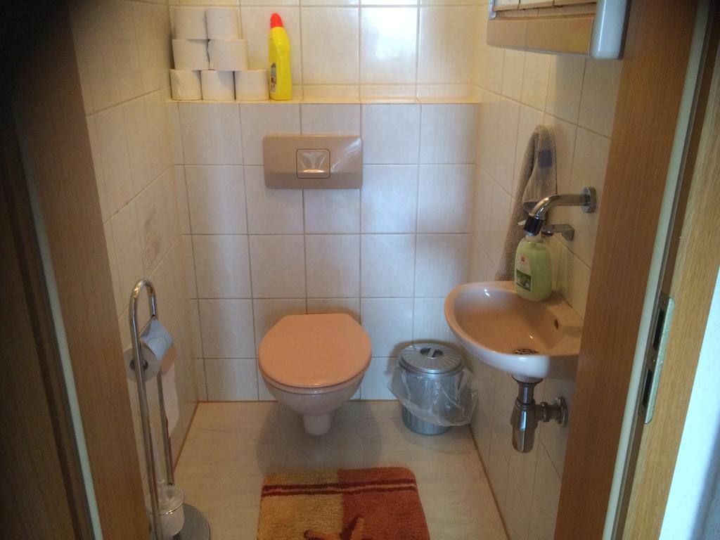 Zimmer Zur Ehemaligen Weinstube Untermberg Bagian luar foto